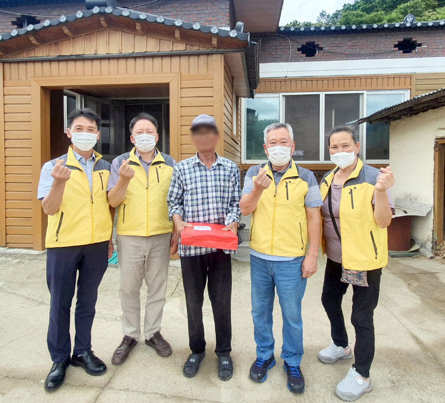 공주 신풍면 지사협, 참전유공자에 홍삼세트 전달