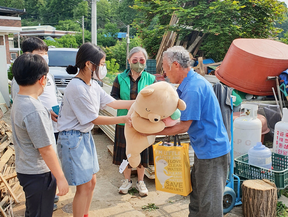 청주시 남일면 새마을부녀회·남일초, 효 편지쓰기 행사 진행