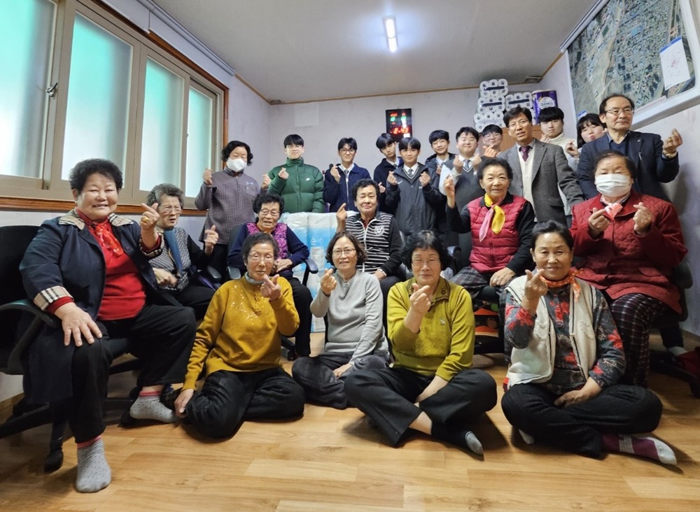 충남 청양고, 경로당 및 마을회관 방문 봉사활동 실시