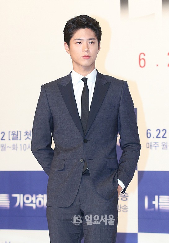 [IS포토] 박보검, 너를 기억해 핸섬 슈트 가이~