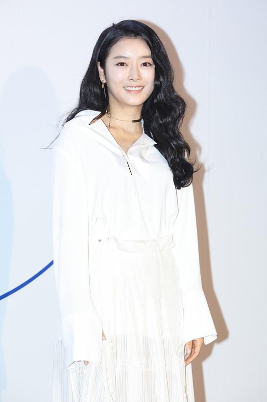 [IS포토] 지안, 서울패션위크에 나타난 청순미인