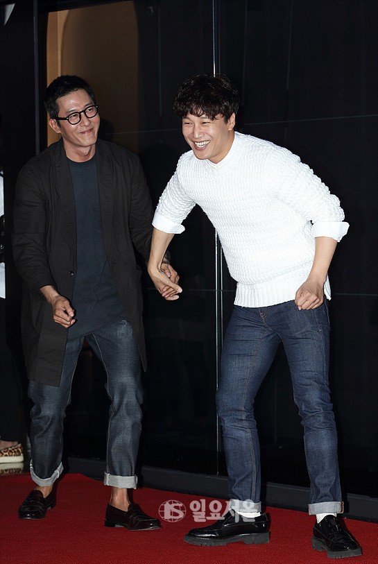 [IS포토] 김주혁-차태현, 헤어화 관람온 부끄 구탱이형과 악동아우