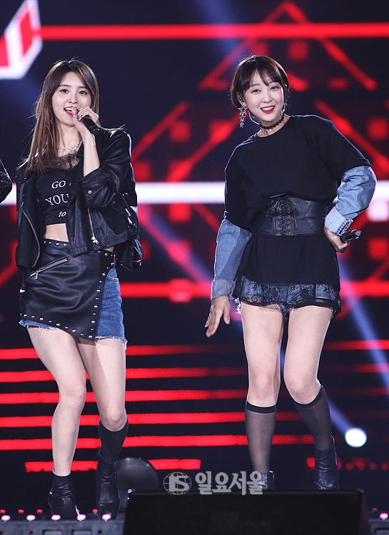 [IS포토|슈퍼서울드림콘서트] EXID 정화-혜린, 발랄 두 숙녀