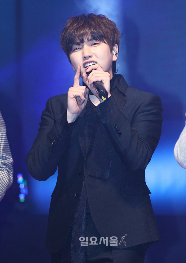[IS포토] B1A4 산들, 아름다운 선거 홍보대사는 지금 열창 중