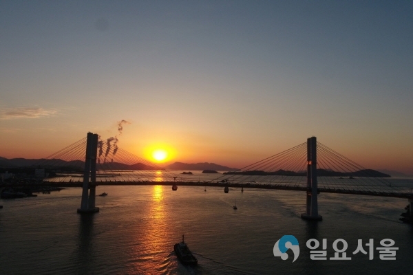 삼천포대교 해맞이 인파로 북적