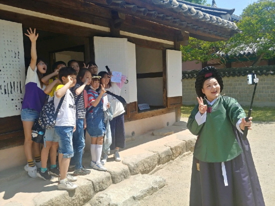전주한옥마을 경기전 사람들 운영…화공,관상가 등 캐릭터가 조선이야기 들려줘