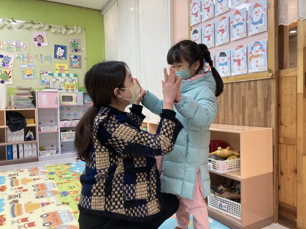 [10·20 진로 멘토링 62] 박형선 파주국제유치원 원장 세계 이끌 유능한 어린이 양성이 나의 사명