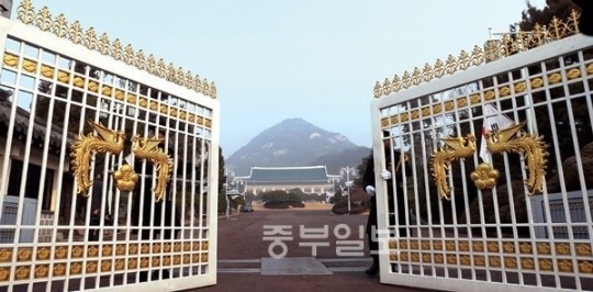 朴대통령, 외교·안보 다잡고 경제 활성화 호평…불통·인사 잡음은 숙제