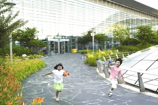꽃내음 가득 인천공항 야생초화원, 우리 꽃 새 단장
