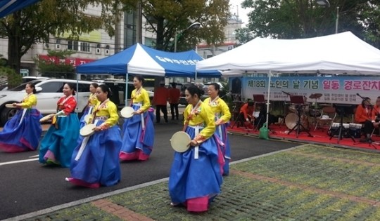 어르신들 만수무강하세요 안산 일동 경로잔치 대성황