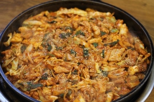 [안산 맛집] 쫄깃 닭갈비에 윤기 좌르르...고잔동 춘천명물 닭갈비 생삼겹살
