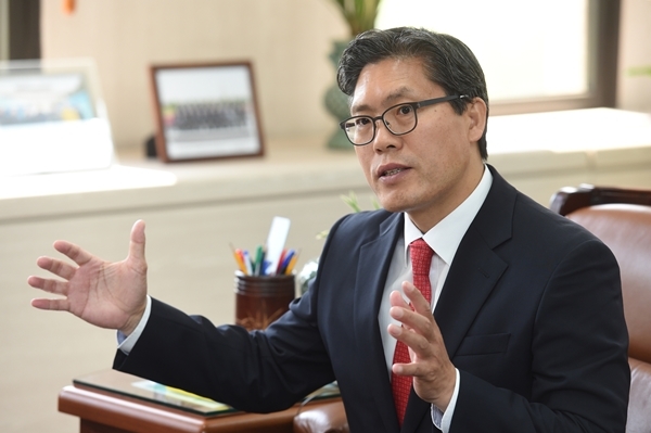 송석준 서울국토관리청장 상반기 예산 1兆 집행...지역 건설사업 활성화 일조할 것