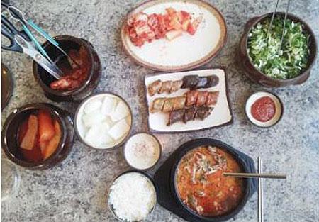[수원 맛집] 15시간 끓인 육수·속 꽉찬 순대 대가 순대국