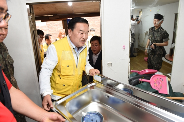 양주시자원봉사센터, 소외계층 대상 사랑愛 집고치기 300호 달성 기념식·연합봉사 실시