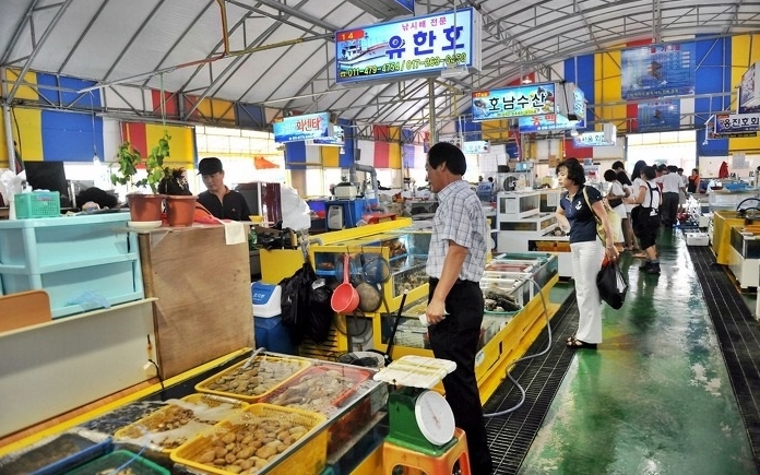 화성, 여름이 잠든 겨울바다… 그 짐 내려놓으라 하네