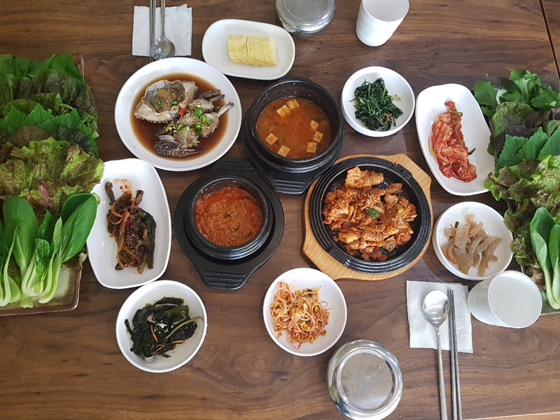 광명 옛뜰 쌈밥정식, 엄마 손맛 담은 우렁쌈밥