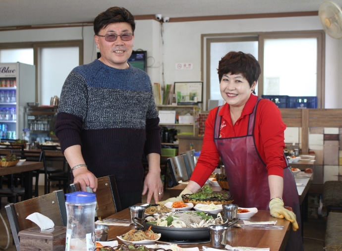 묵묵한 나눔봉사로 큰 행복찾는 식당 중견부부 경득현·이해영씨