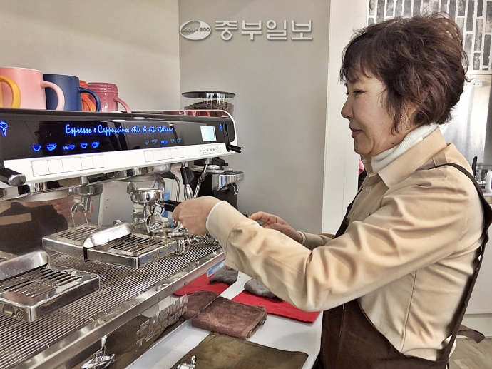 삼성전자, 카페휴(休) 통해 평택지역 어르신들께 일자리 제공