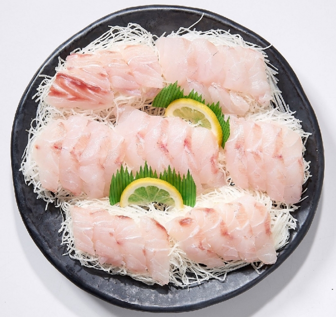 롯데마트가 운영하는 빅마켓, 자연산 민어회 한정판매