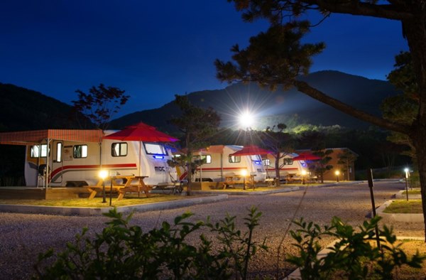 …연천 YG글램핑·파주 심학산야영장 글램핑가든·동두천 놀터글램핑·가평 남이섬베스트캠핑장·용인 대장금파크 캠핑장·양평... 