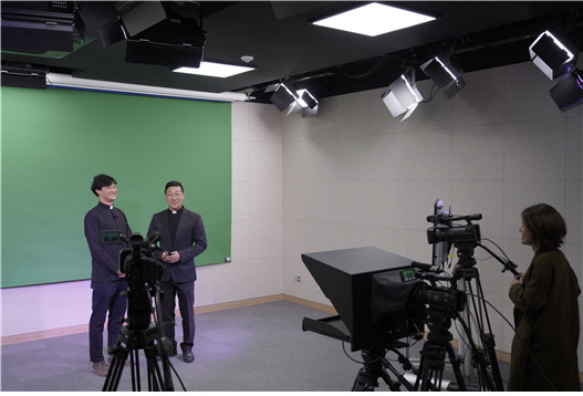 영상 복음화 도움 되길… 천주교수원교구, 영상 스튜디오 오픈