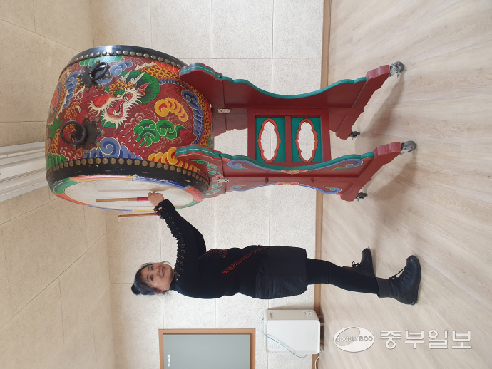 [사람in] 김옥기 (사)한국고고장구진흥원 경기도수원지회 회장 어르신들 무대 즐길 때 가장 뿌듯