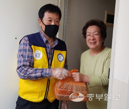 고양참사랑시민연대, 재가대상 국가유공자께 사랑의 밑반찬 전달