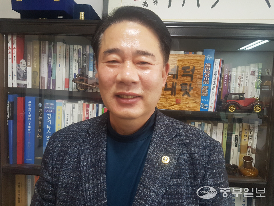 [사람in] 한길룡 파주시소상공인연합회장 자발적인 나눔이 사랑의 온도 높이는 참봉사죠