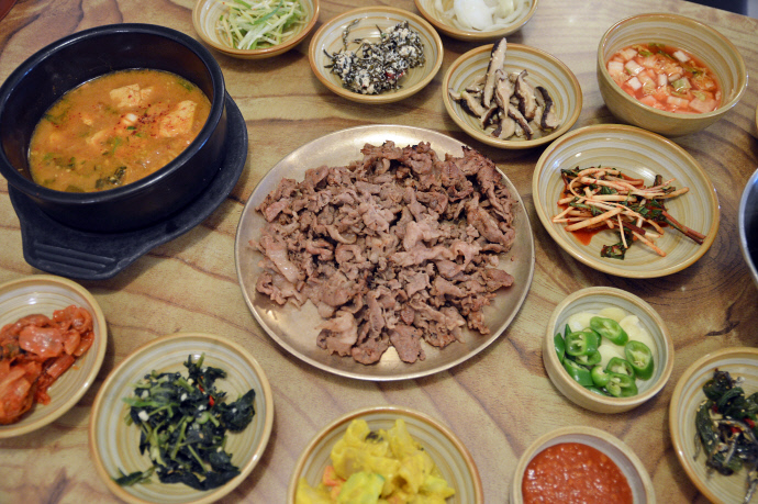[아름다운 경기도의 사찰] 비밀의 숲 간직한 봉선사, 일주문 들어서면 그윽한 연꽃 향기