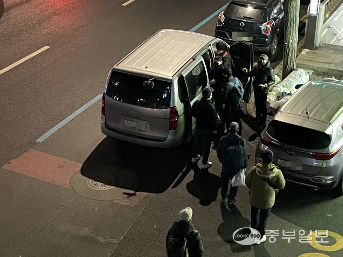 [현장르포] 새벽 5시부터 일용직 넘쳐나는 인력사무소