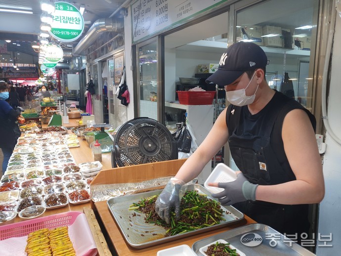 [우리동네 맛시장] 의정부 제일시장, 맛깔스런 반찬·커피 한잔·국수… 지나칠 수 없는 미각 유혹