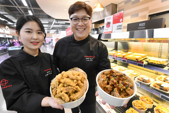 100만 마리 돌파한 당당 치킨…홈플러스, 할인행사 프라이데이 연다