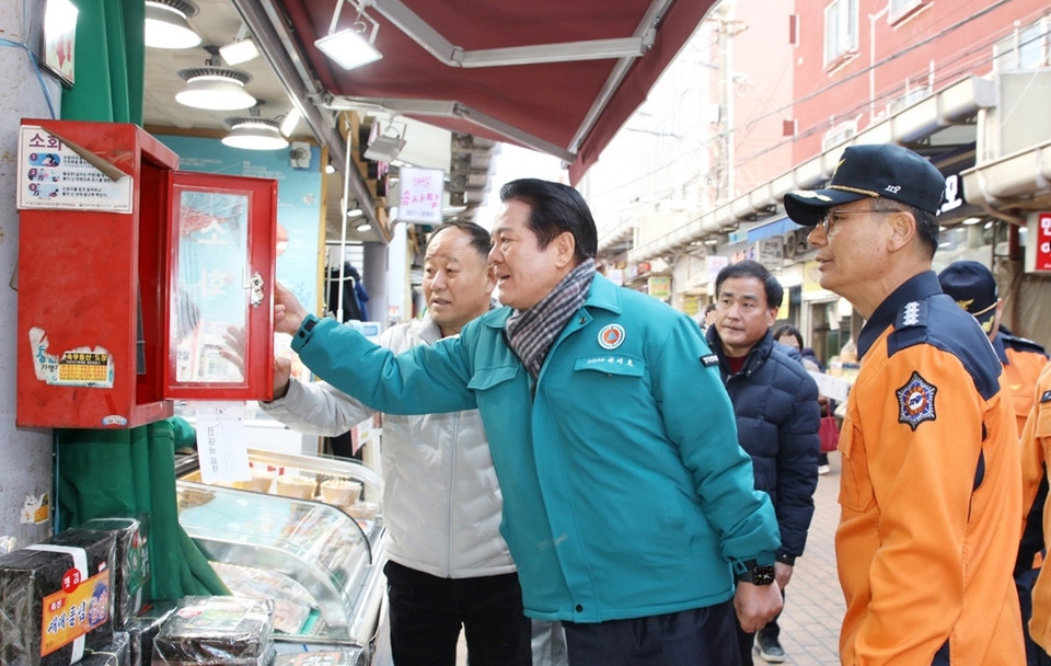 안양시, 설 연휴 대비 분주… 전통시장 화재 대비·원산지 표시 점검