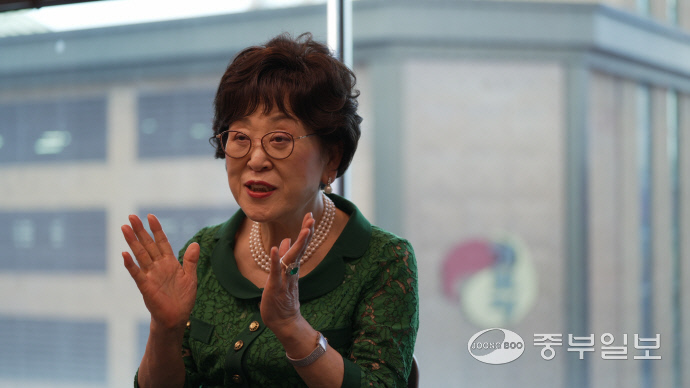 [사람in] 김외순 가보정 대표 장기 근속 버팀목 직원들에 감사… 봉사 통해 사랑 나누고파