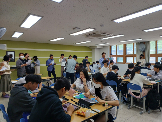 [교육이 미래다] 학생과 교사가 함께 성장하다… 사제동행 미래 교육 용인삼계고등학교