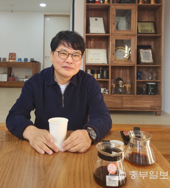 [사람in] 한상길 영통커피연구소 대표 커피는 섬세한 대화
