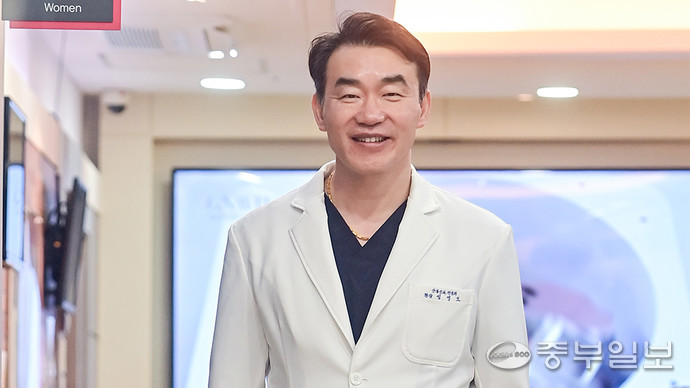 [와이드인터뷰] 성영모 강남여성병원 원장 생명 구하는 일에 국경있나… 의술 국제교류로 더 나은 세상 꿈꾼다