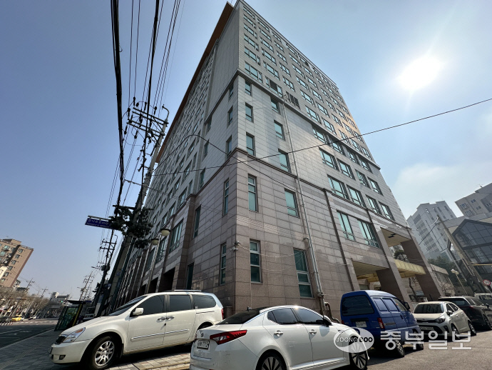 20년째 미완공, 주변 상권에 악영향… 학익시장 유령 오피스텔 지자체도 팔짱