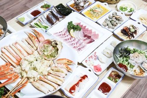 신선함이 다르다 ! 꽉 찬 살과 부드럽게 씹히는 식감이 일품인 포항 대게 맛집