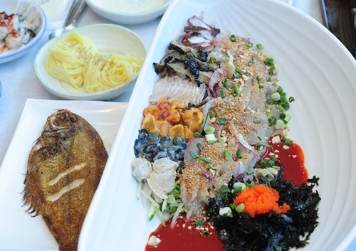 봄철 바다여행 거제도… 서민갑부 출연한 거제도 맛집 강성횟집1호점