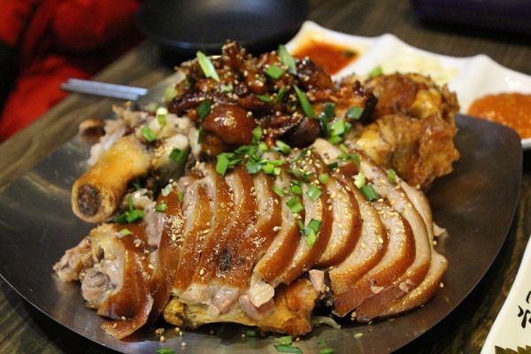 판교 족발 맛집 실리쌈, 추억의 8090 분위기의 회식 장소로 인기