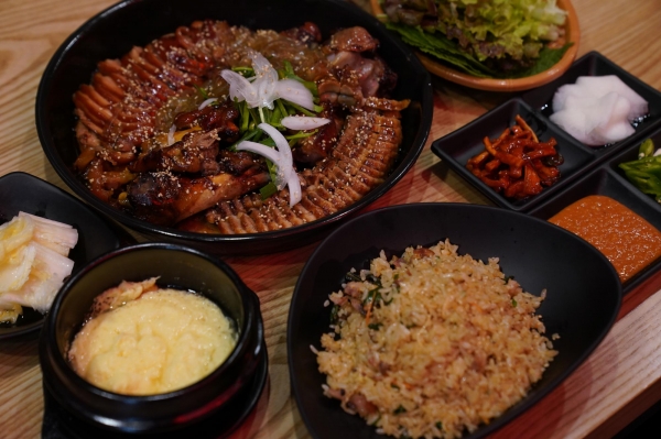 인천 연수동 맛집 마왕족발, 오븐에 네 번 구운 차별화된 족발과 특제소스 선보여