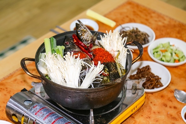 인생사진 남기고 힐링까지, 경남 산청… 민물고기 요리 맛집 생초모아식당