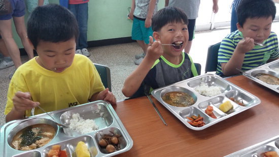 정원식품, 식품후원 지역사랑 실천