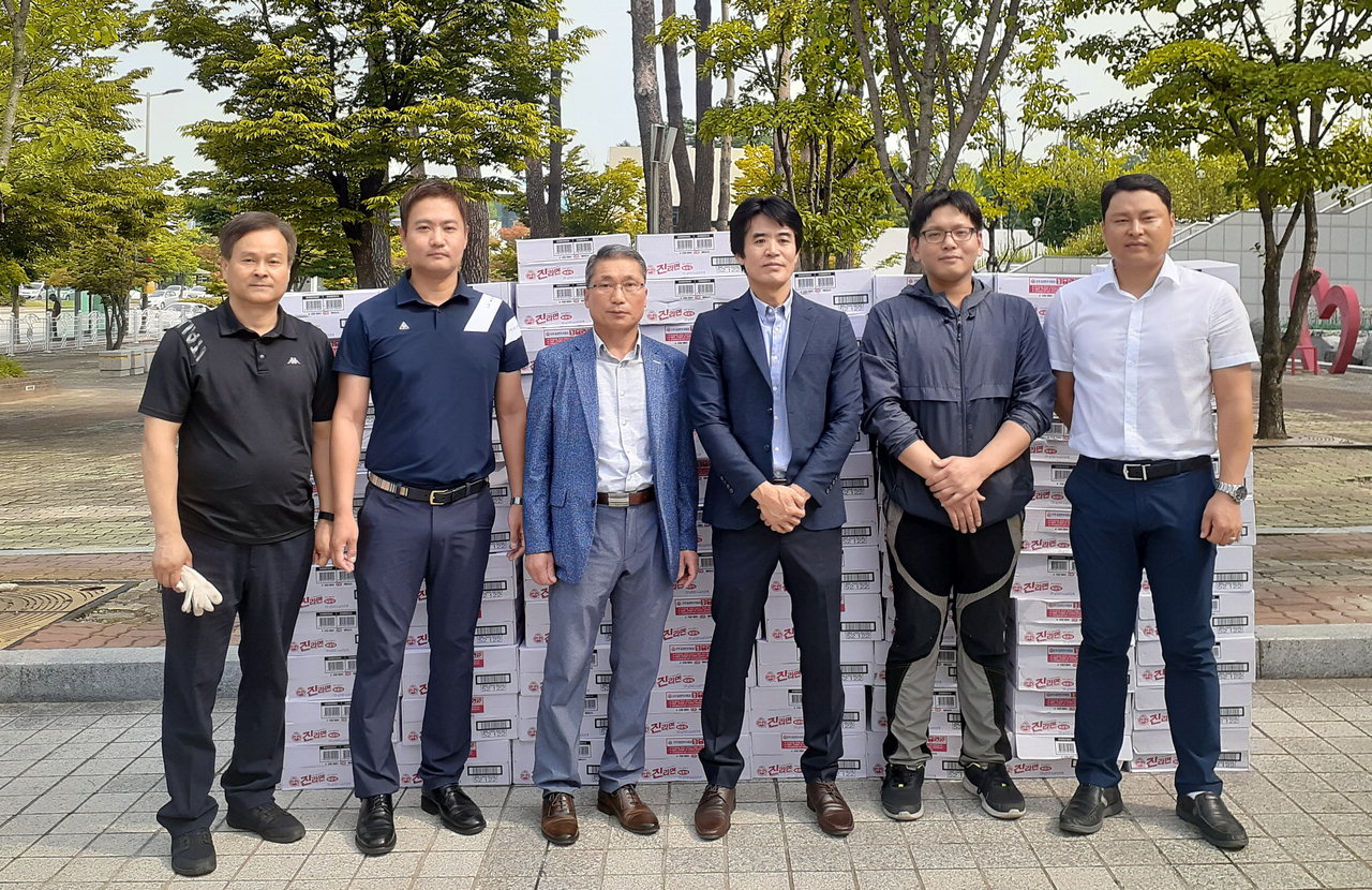 농가마트, 라면 550박스 이웃돕기 물품 기부