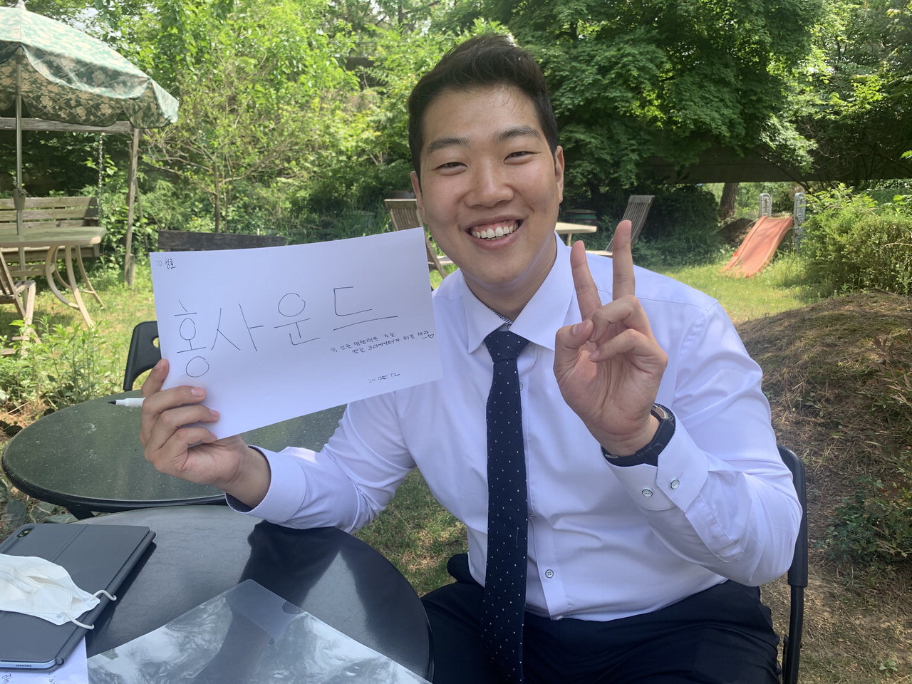 [인터뷰] 프로 먹방 유튜버 홍사운드