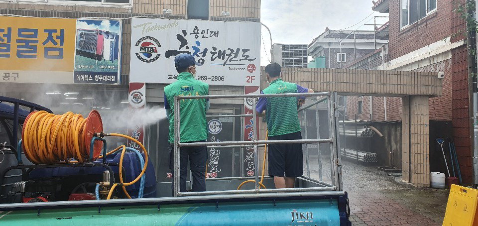 청주 복대2동 새마을지도자, 신율봉공원·주변 주택가 일제 소독