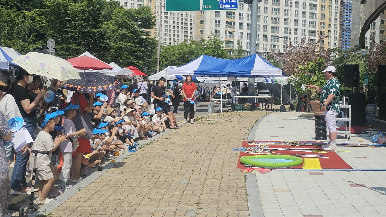 진천 덕산읍, 공연·인구시책 홍보 두 마리 토끼를 동시
