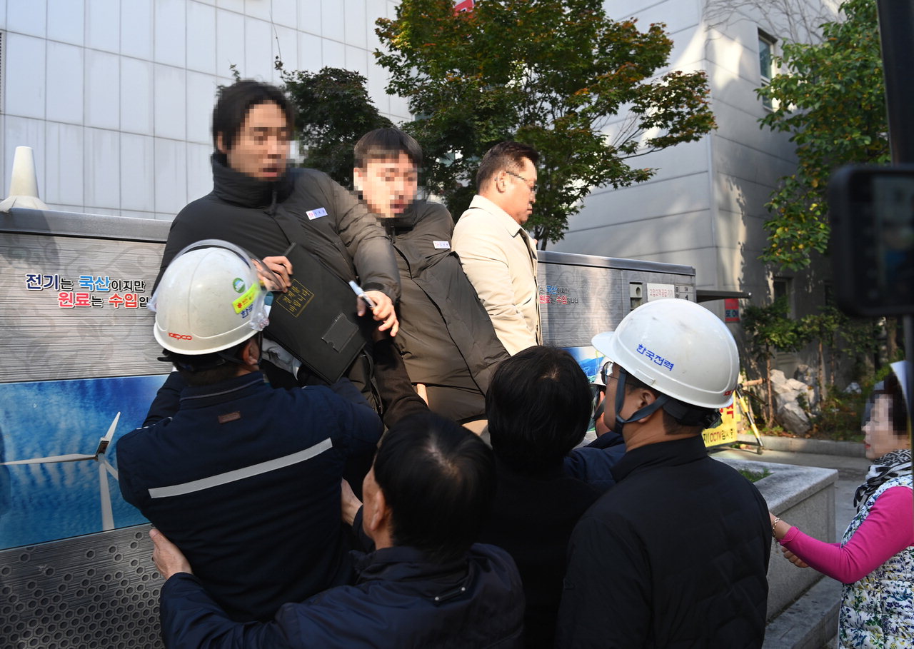 성안길 대표 복합쇼핑몰 씨유, 전기료 연체로 단전위기 (종합)