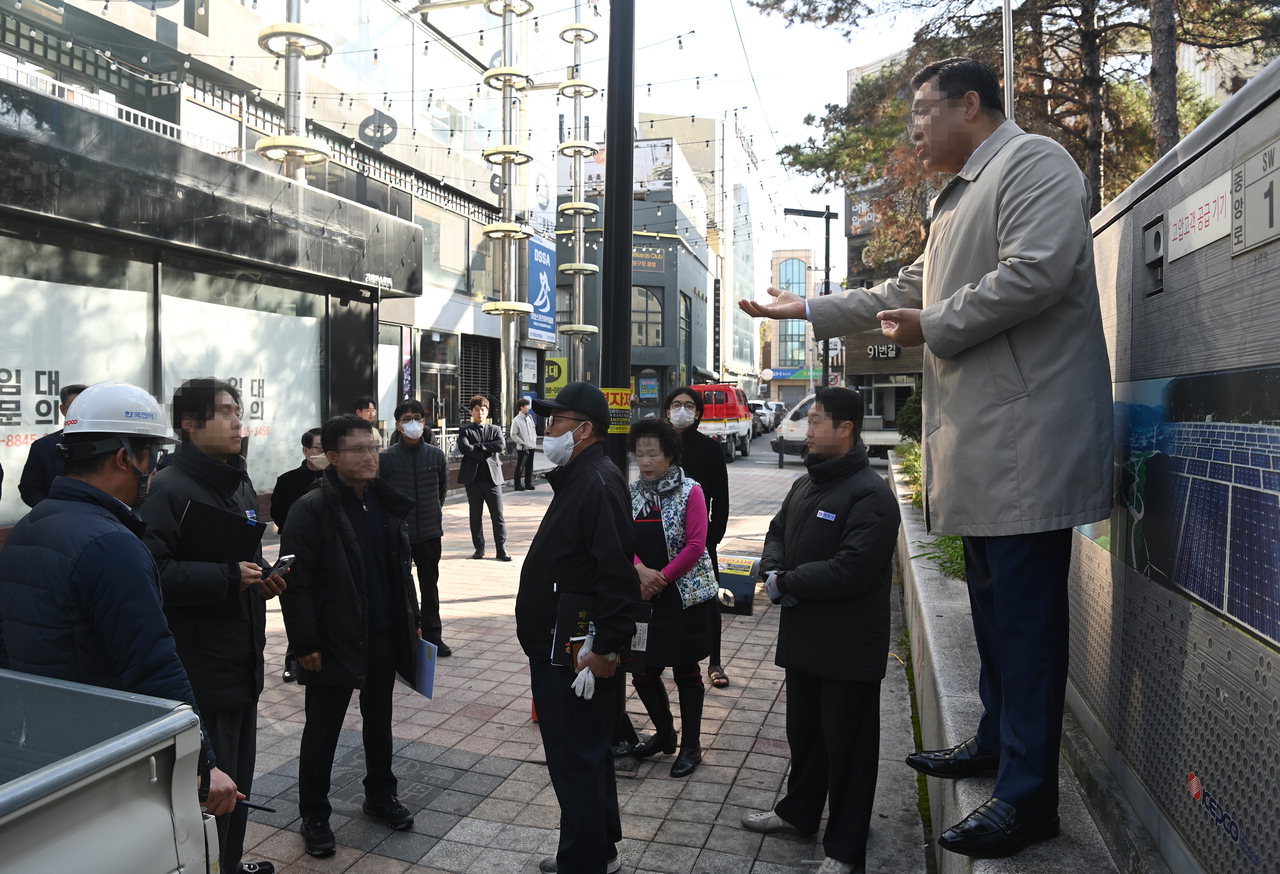 성안길 대표 복합쇼핑몰 씨유, 전기료 연체로 단전위기 (종합)